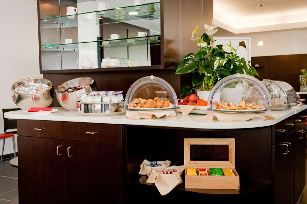Hotel Rivarolo ริวาโรโลกานาเวเซ ร้านอาหาร รูปภาพ